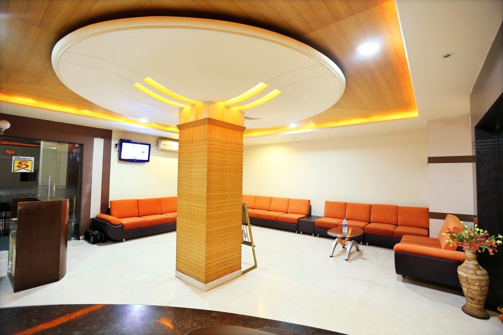 Hotel Sitara Grand Hyderabad Exteriör bild