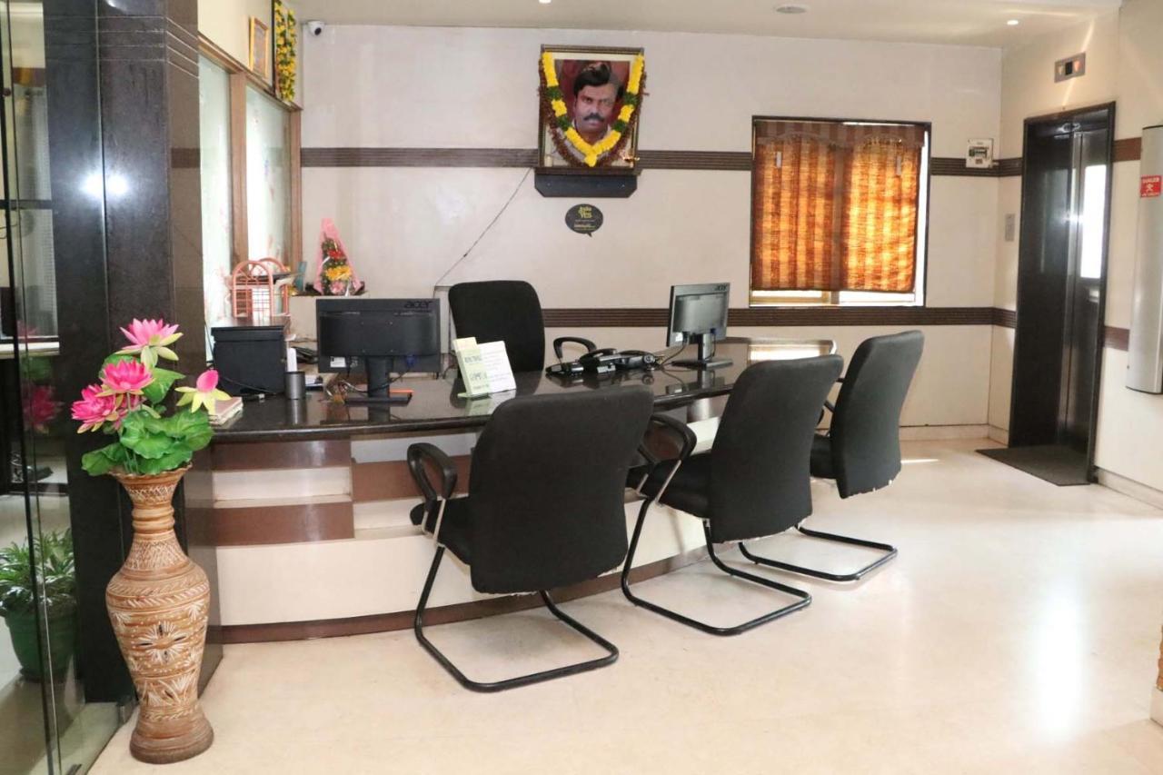Hotel Sitara Grand Hyderabad Exteriör bild